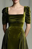 Vestido Formal Largo de Terciopelo con Cuello Cuadrado en Línea A de Oliva