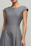Vestido de trabajo largo con mangas cortas de línea A gris simple