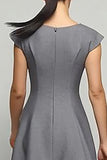 Vestido de trabajo largo con mangas cortas de línea A gris simple