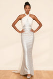 Vestido largo formal halter de sirena de satén blanco brillante