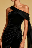 Vestido de noche largo plisado de sirena de un solo hombro negro con abertura