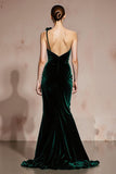 Vestido largo formal de sirena de terciopelo de un hombro verde oscuro