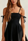 A Line Vestido negro con hombros descubiertos y lazo