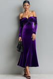 Vestido de noche largo de terciopelo con hombros descubiertos de sirena morado oscuro