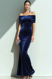 Vestido de noche maxi de terciopelo con hombros descubiertos de sirena azul marino