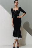 Vestido formal de terciopelo negro con longitud de té y encaje