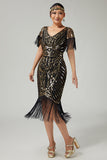 Vestido negro dorado con cuello en V de la década de 1920 con lentejuelas y flecos