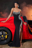 Vestido de fiesta de sirena negro sin tirantes con borla