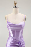 Vestido largo de fiesta con corsé de sirena morado fruncido y abertura con volantes