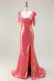 Vestido largo de fiesta con cuentas de sirena en coral metálico y abertura