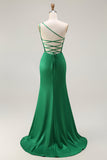 Vestido largo de fiesta con cuentas de sirena de un hombro en verde oscuro con abertura