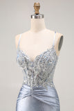 Vestido largo de fiesta con corsé de sirena gris y azul con cuentas y apliques