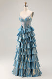 Vestido de Graduación Largo con Corsé Metálico Azul con Capas y Cuentas