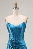 Vestido largo de fiesta con cuentas de sirena y corsé fruncido sin tirantes azul real con abertura