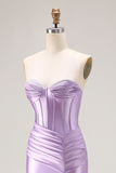 Vestido largo de fiesta plisado con corsé de sirena morado sin tirantes con abertura