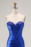 Vestido largo de fiesta plisado de sirena con corsé de cuentas sin tirantes azul real con abertura