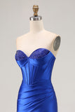 Vestido largo de fiesta plisado de sirena con corsé de cuentas sin tirantes azul real con abertura