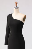Vestido negro de satín de satín de la madre de la novia con abertura