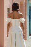 Vestido de novia midi blanco con hombros descubiertos