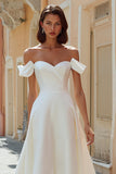 Vestido de novia midi de satén blanco con hombros descubiertos