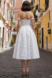 Vestido de novia midi blanco con hombros descubiertos de encaje