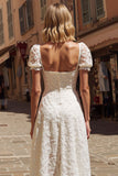 Vestido de novia midi de encaje marfil con mangas cortas