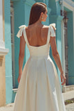 Vestido de novia blanco con tirantes finos de satén en línea A