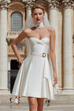 Vestido de novia corto de satén blanco A Line Sweetheart con faja