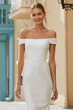 Vestido de novia largo de satén blanco con hombros descubiertos y lazo