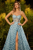 Vestido largo de graduación azul floral con cuentas con cuentas y encaje con cuentas y abertura