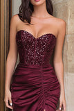 Vestido largo de fiesta con corsé de sirena y lentejuelas burdeos fruncido con abertura