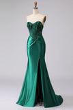 Corsé sin tirantes de sirena verde oscuro, encaje de lentejuelas recogidas y vestido de graduación con abertura