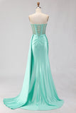 Vestido largo de graduación verde menta con cuentas y sirena cariñosa