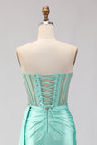 Vestido largo de graduación verde menta con cuentas y sirena cariñosa