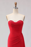 Vestido largo de baile de satén con cuentas y tirantes de sirena roja con abertura
