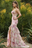 Vestido largo de graduación floral con abertura de sirena rosa con lentejuelas y volantes