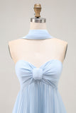 Vestido de dama de honor plisado sin tirantes azul cielo con bufanda halter