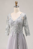 Vestido de novia con cuello en V aplicado en línea A de plata con mangas 3/4