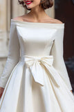 Vestido de novia corto blanco A de hombros descubiertos con mangas largas