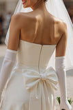 Vestido corto corto de novia Bodycon Ivory Sweetheart (sin guantes)