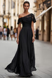 Vestido negro de madre de la novia de un solo hombro con encaje