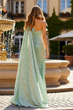 Vestido largo floral verde salvia de un solo hombro con capa
