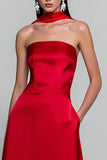 Vestido rojo sin tirantes Línea A A Largo de satén con bolsillos