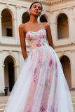 Vestido largo de baile con cuentas A sin tirantes floral brillante