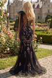 Sirena negra con lentejuelas y vestido largo de graduación con moño