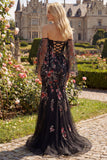 Vestido largo de graduación con flores negras de lentejuelas rosa y flor rosa sirena descubierto