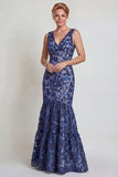 Vestido de sirena de la Madre de la Novia con cuello en V con aplicación en flor azul marino oscuro