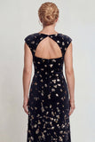 Vestido de Madre de la Novia con cuello bateau negro plateado brillante y con lentejuelas