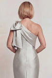 Vestido de la Madre de la Novia de Satén Gris de un solo hombro con moño