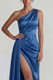 Vestido formal largo de satén de un solo hombro con funda azul oscuro